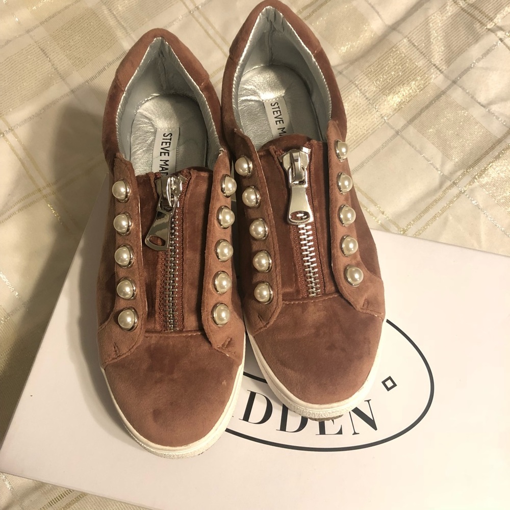 Steve Madden pearls sneakers